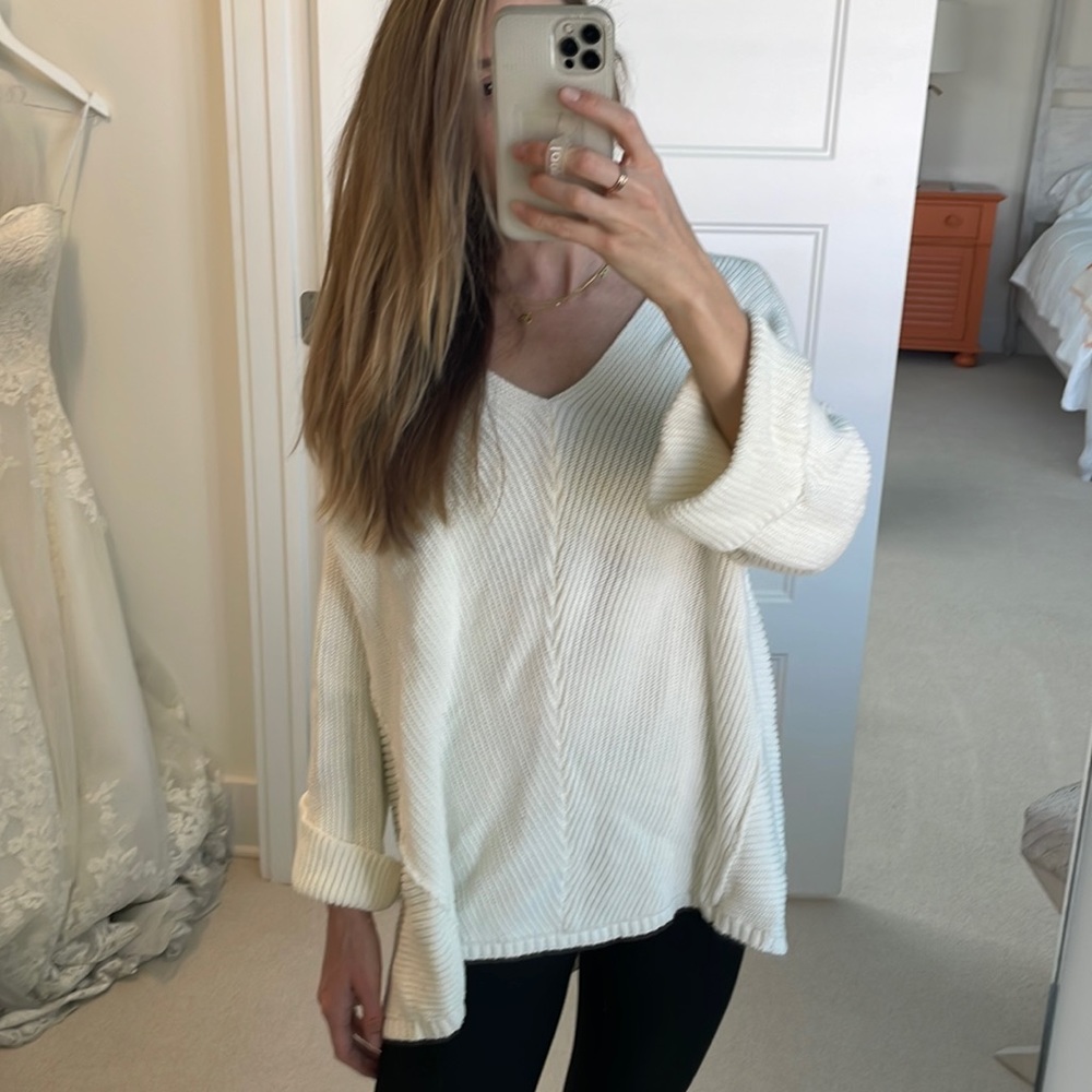Love By Design cream sweater size small